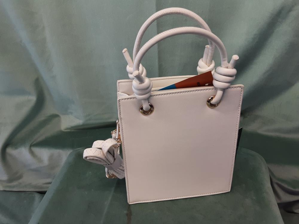 SAC PM STYLE POCHETTE CADEAU COLORIS BLANC