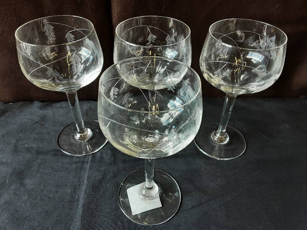 LOT DE 4 VERRES A VIN EN CRISTAL DE THANN