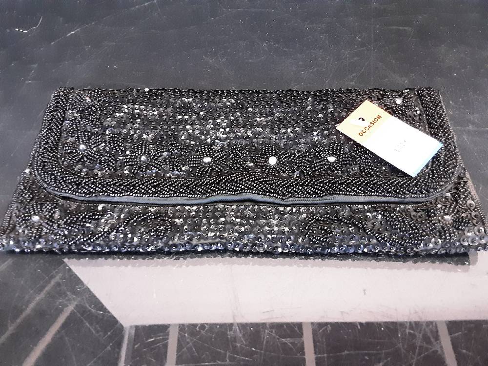 POCHETTE PERLES NOIRES