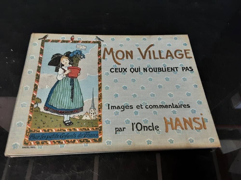 LIVRE MON VILLAGE PAR L'ONCLE HANSI