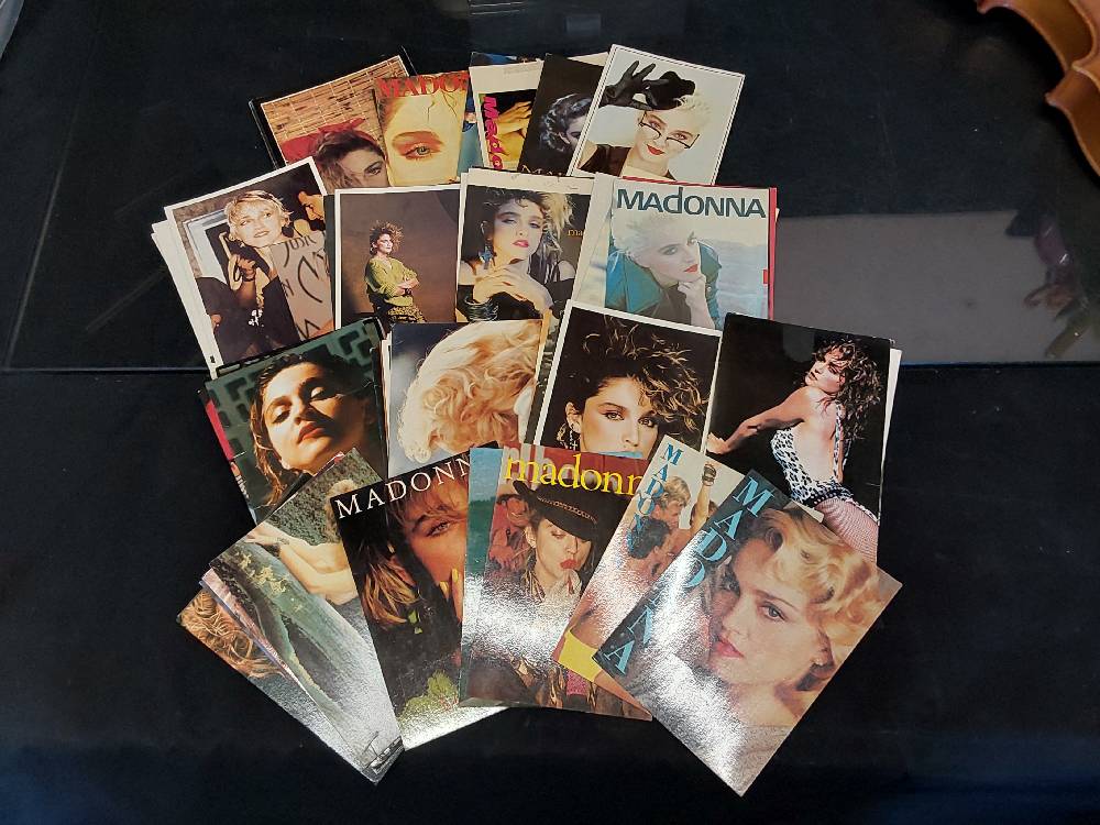 LOT DE CARTES POSTALES DE MADONNA