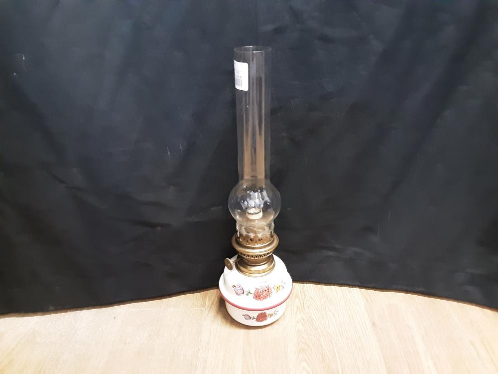 LAMPE A PETROLE AVEC VERRE