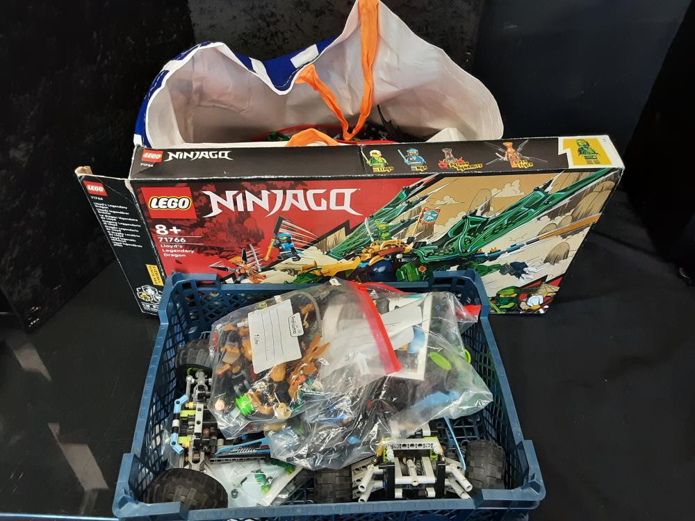 LOT DE LEGO + LEGO NINJAGO 