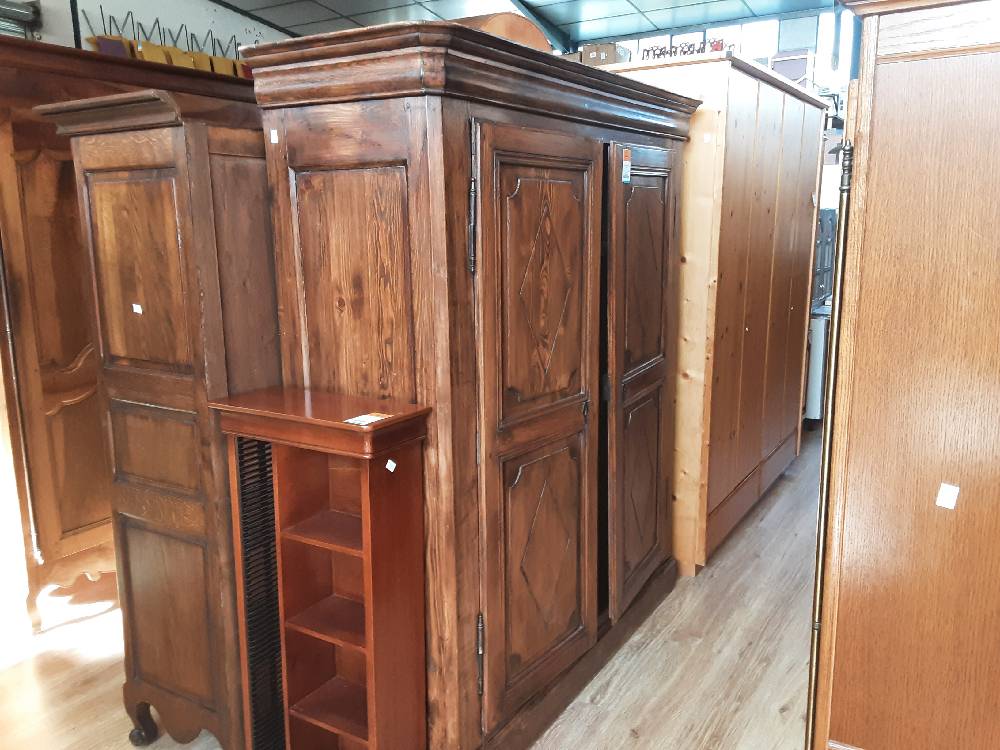 ARMOIRE SAPIN ANCIENNE 2 PORTES