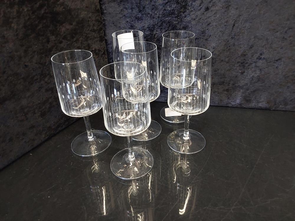 LOT DE 6 VERRES CRISTAL CISELE GM