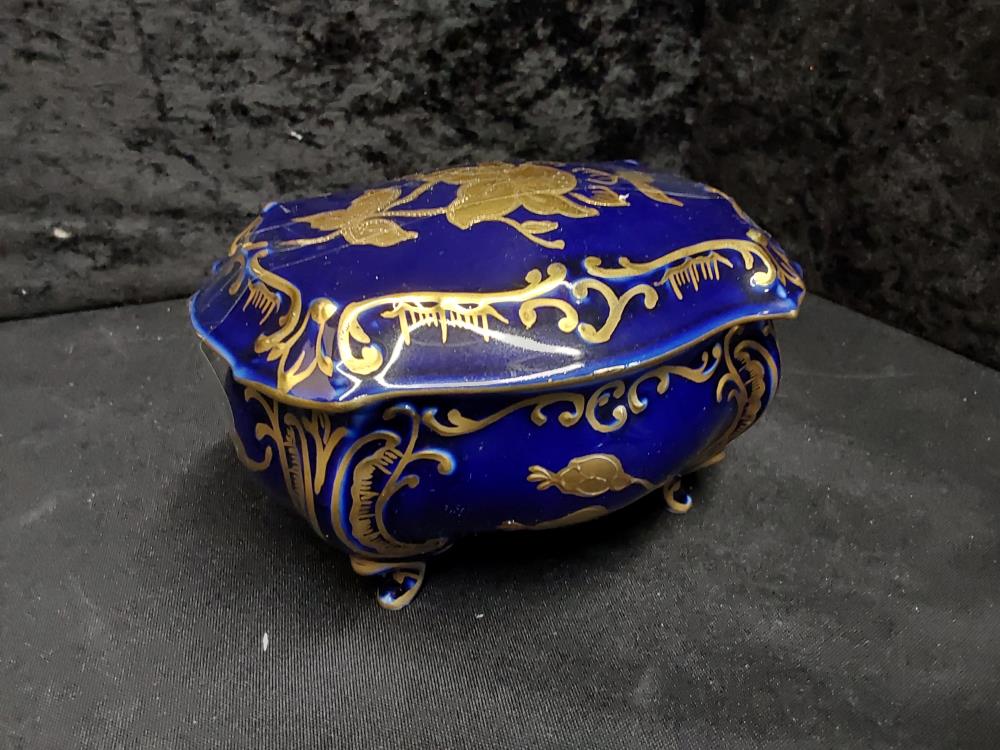 BONBONNIERE PORCELAINE BLEUE DOREE