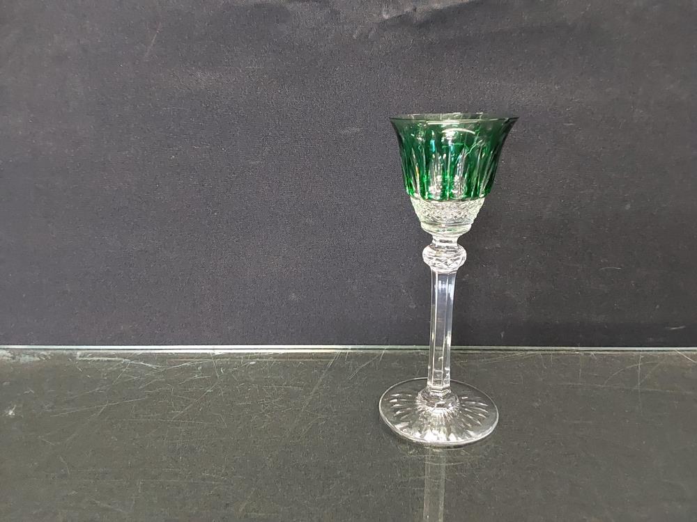 VERRE A LIQUEUR CRISTAL DE SAINT LOUIS EBRECHE COULEUR