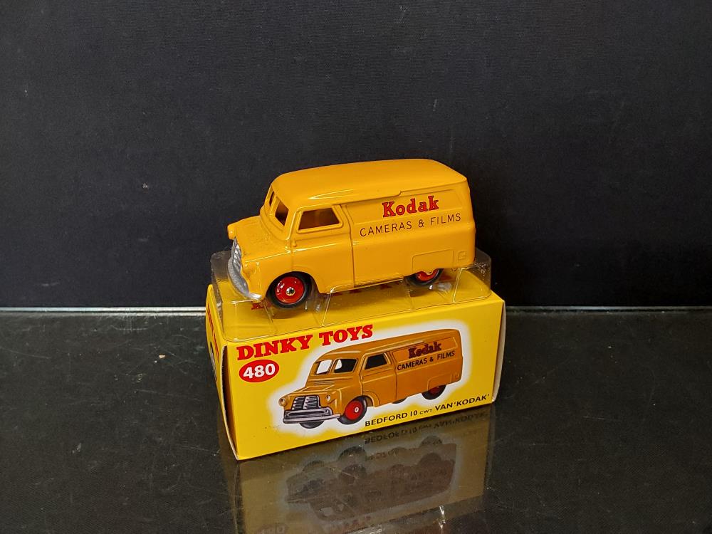 VOITURE MINIATURE 1/43 DINKY TOYS