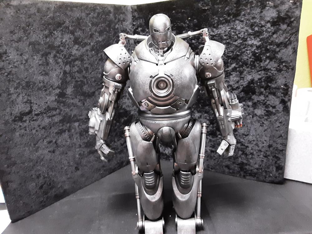 FIGURINE HOT TOYS IRON MAN " IRON MONGER MMS164