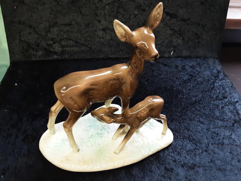 SUJET EN PORCELAINE FAON ET BICHE