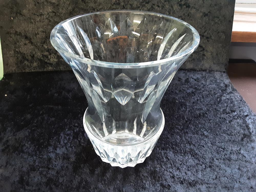 VASE CRISTAL DE BACCARAT A RESTAURER