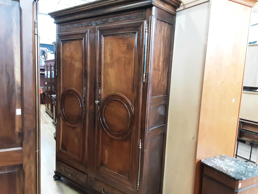 ARMOIRE MÉDAILLON ANCIENNE 2 PORTE 2 TIROIRS EN NOYER