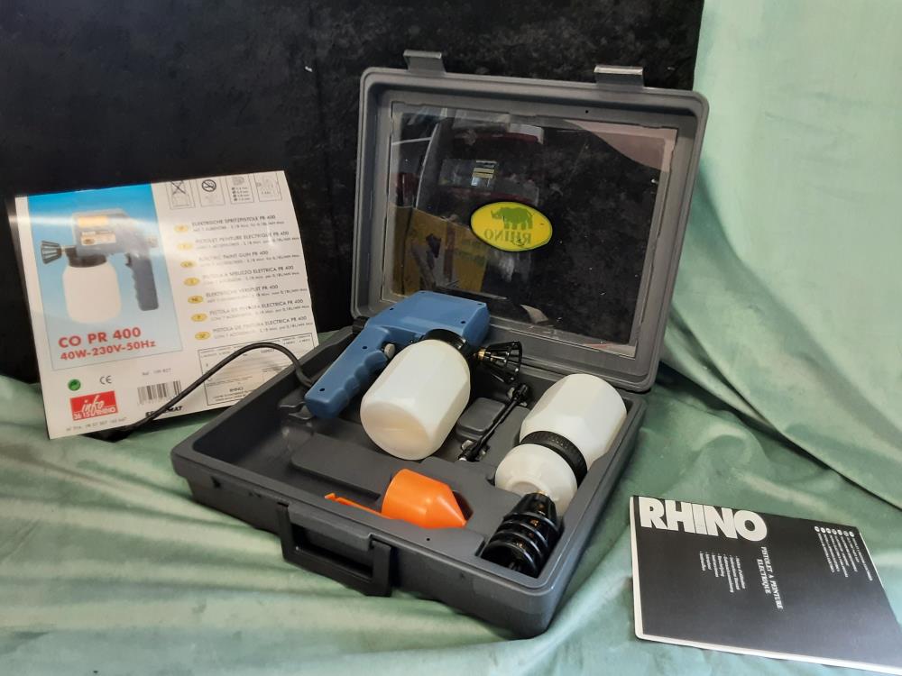 PISTOLET A PEINTURE ELECTRIQUE RHINO PR 400 AVEC 7 ACCESSOIRES ( JAMAIS SERVI )