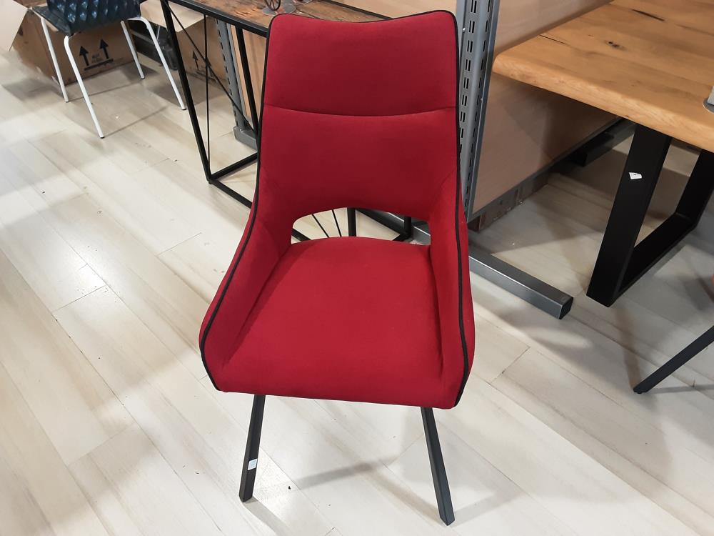 LOT DE 4 CHAISES ASSISE TISSU ROUGE 