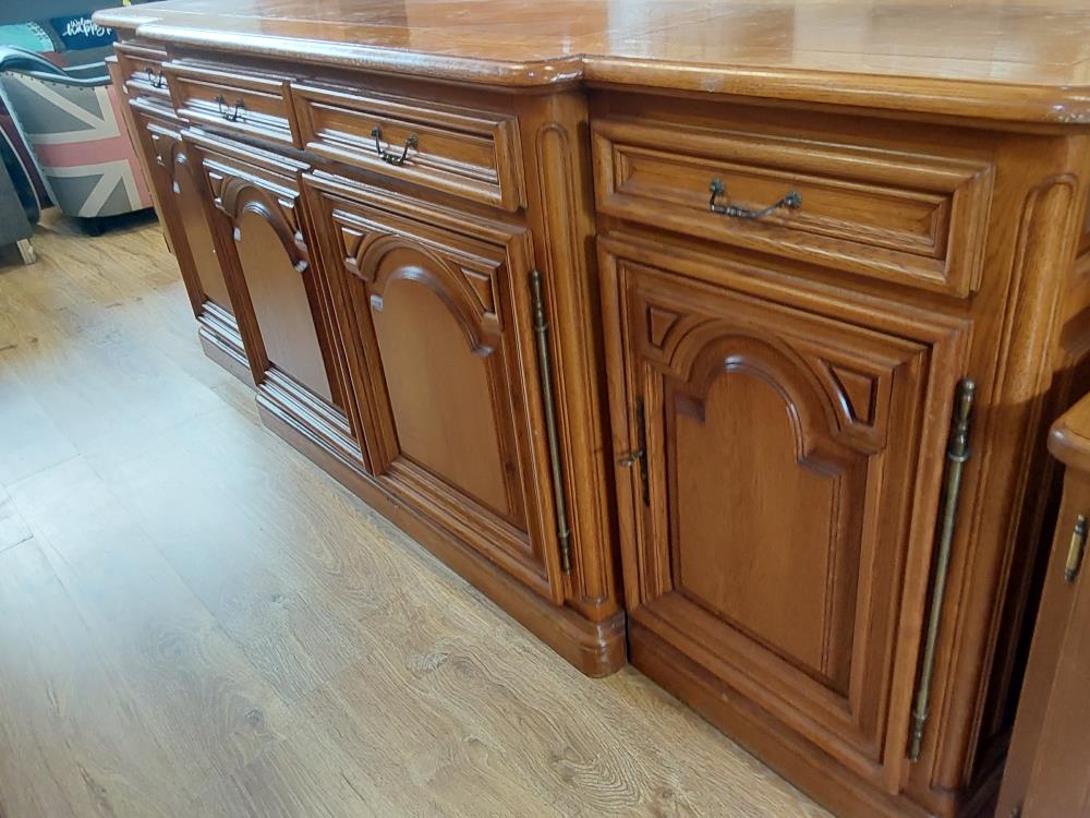 BUFFET BAS 4 PORTES 4 TIROIRS EN CHENE