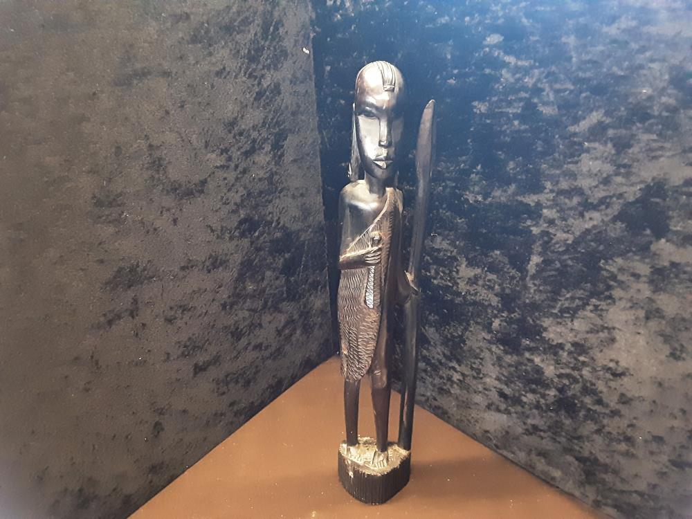 STATUETTE AFRICAINE EN EBENE