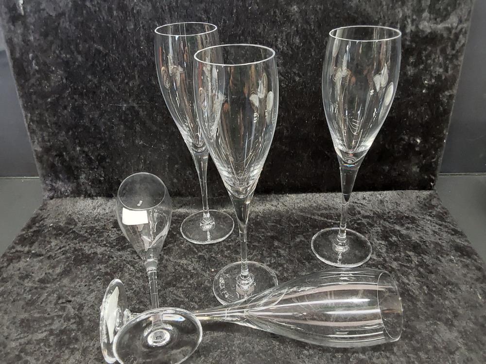 LOT DE 5 FLUTES A CHAMPAGNE CRISTAL DE SEVRES