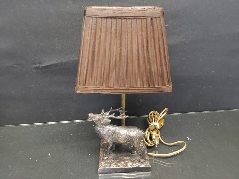 LAMPE DE CHEVET STATUETTE CERF 