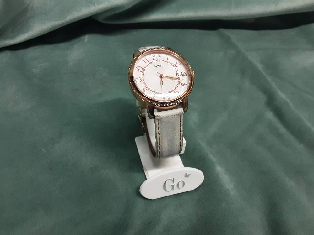 MONTRE GUESS BRACELET BLANC A CHANGER