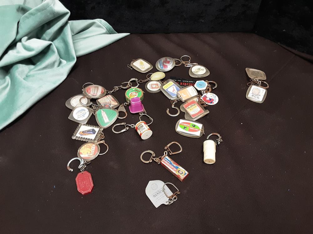 LOT DE PORTES CLEFS ANCIENS 