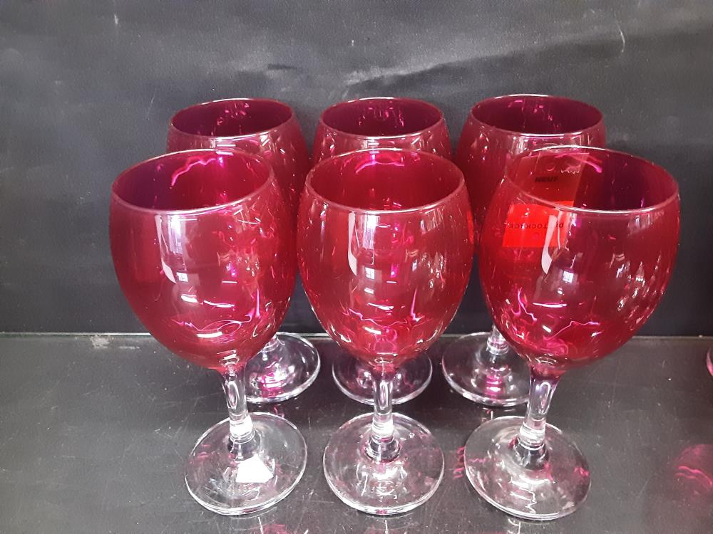 LOT DE 6 VERRES A EAU MAGENTA