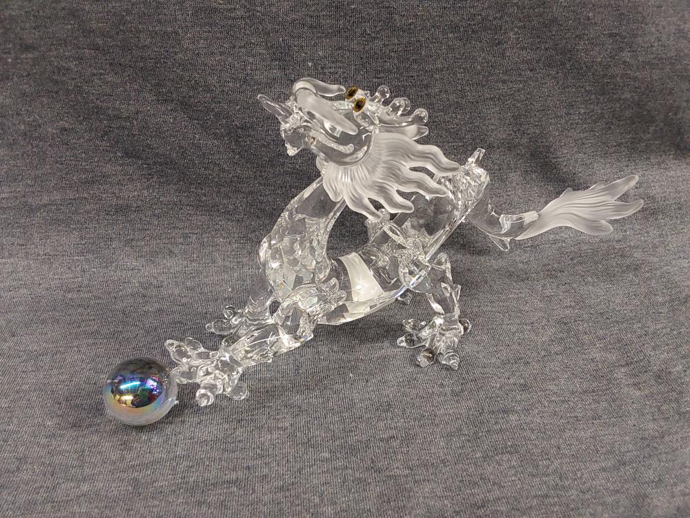 DRAGON AVEC BOULE H.9CM CRISTAL DE SWAROVSKI