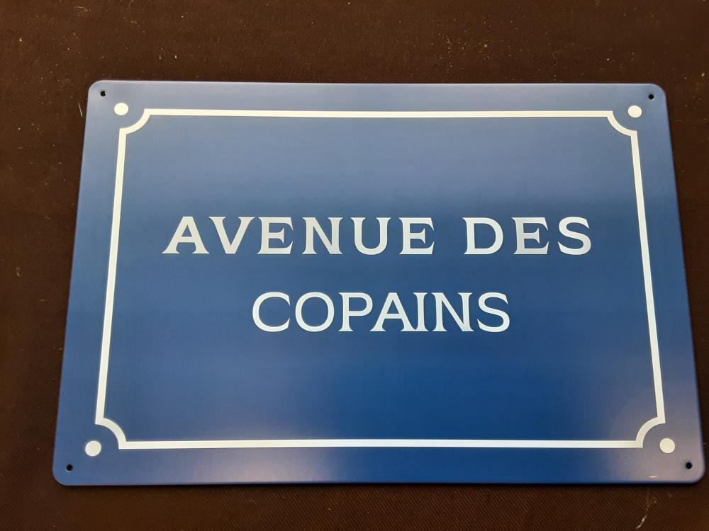 PLAQUE METAL AVENUE DES COPAINS 20 X 30CM JF001ZA76