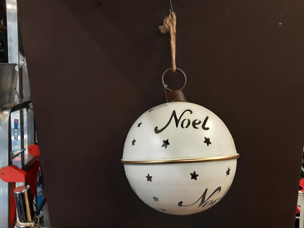 BOULE DE NOEL METAL BLANC 36X36X44 CH164-W