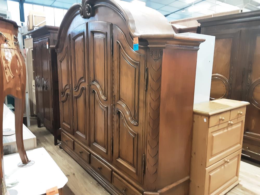 ARMOIRE  CHAPEAU GENDARME 4 PORTES 4 TIROIRS 