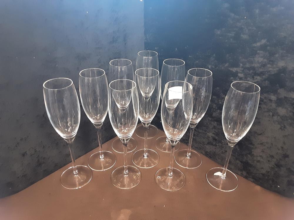 LOT DE 10 FLUTES A CHAMPAGNE 