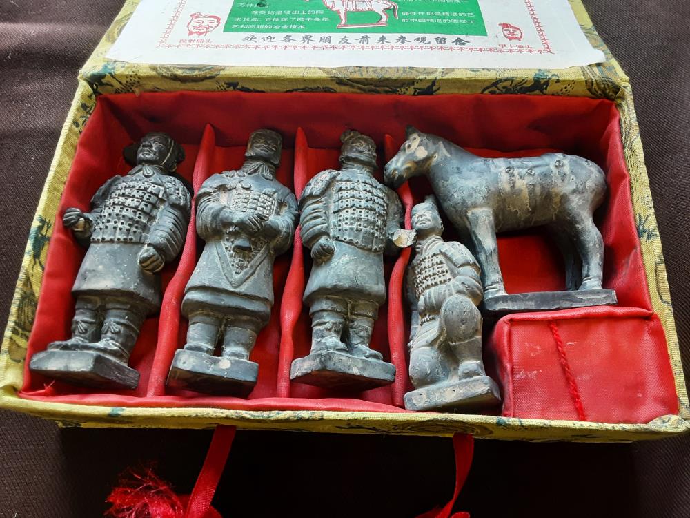 LOT DE FIGURINES CHINOISES PM