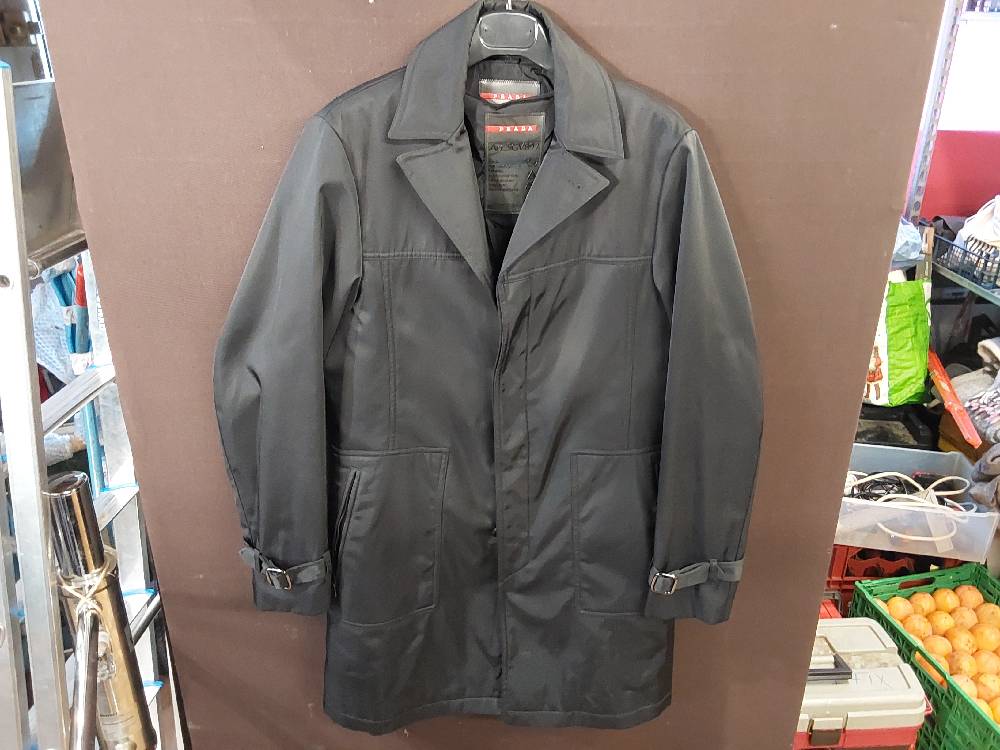 MANTEAU PRADA TAILLE 48