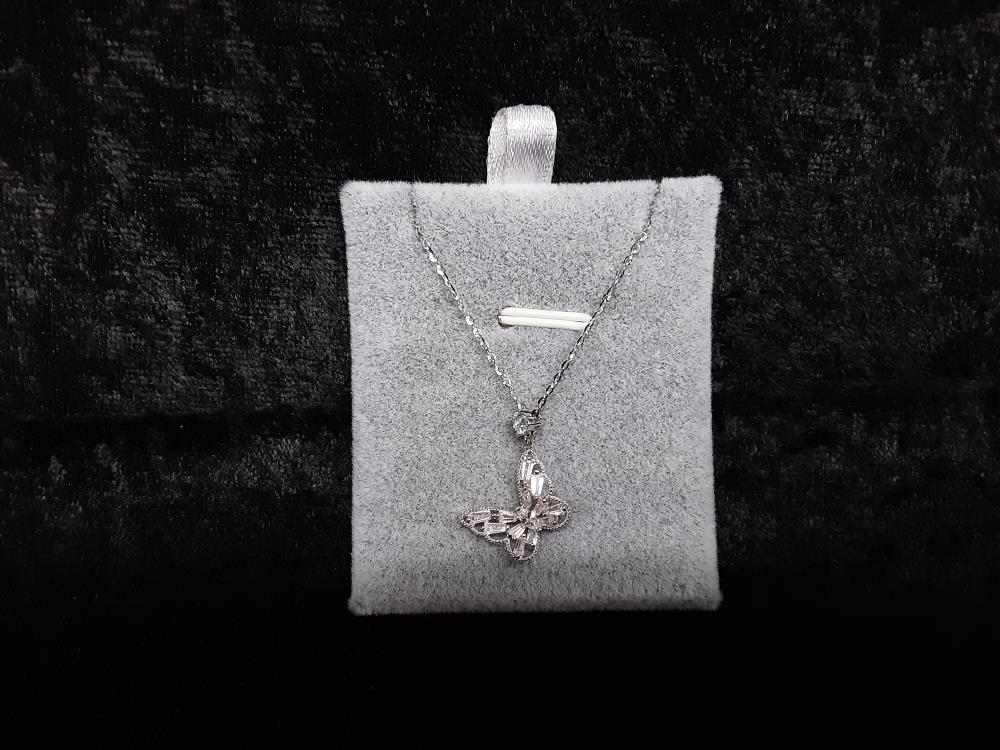 COLLIER EN ARGENT PAPILLON