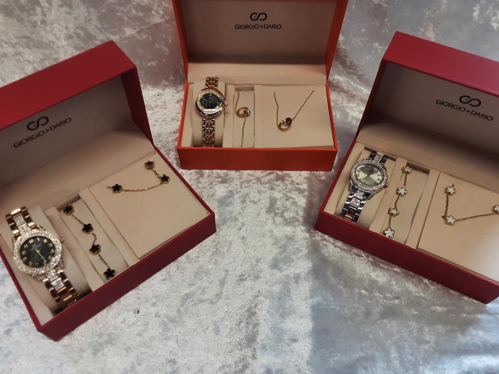 COFFRET FEMME MONTRE + COLLIER + BRACELET DIFF. MODÈLES