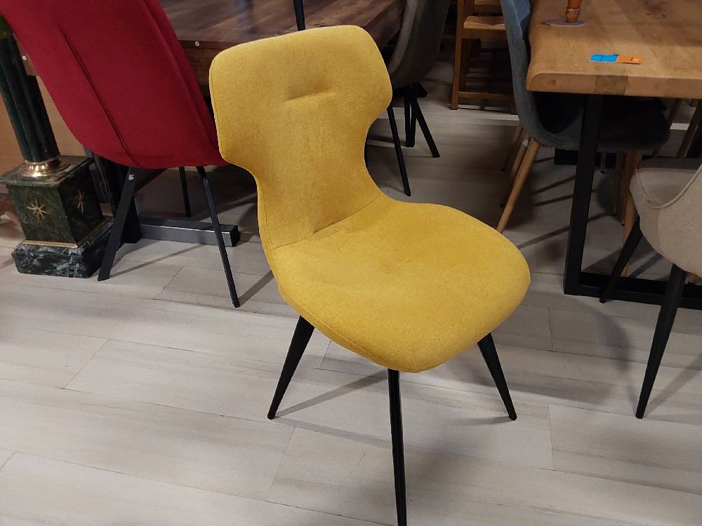 CHAISE ASSISE JAUNE PIEDS METAL NOIR