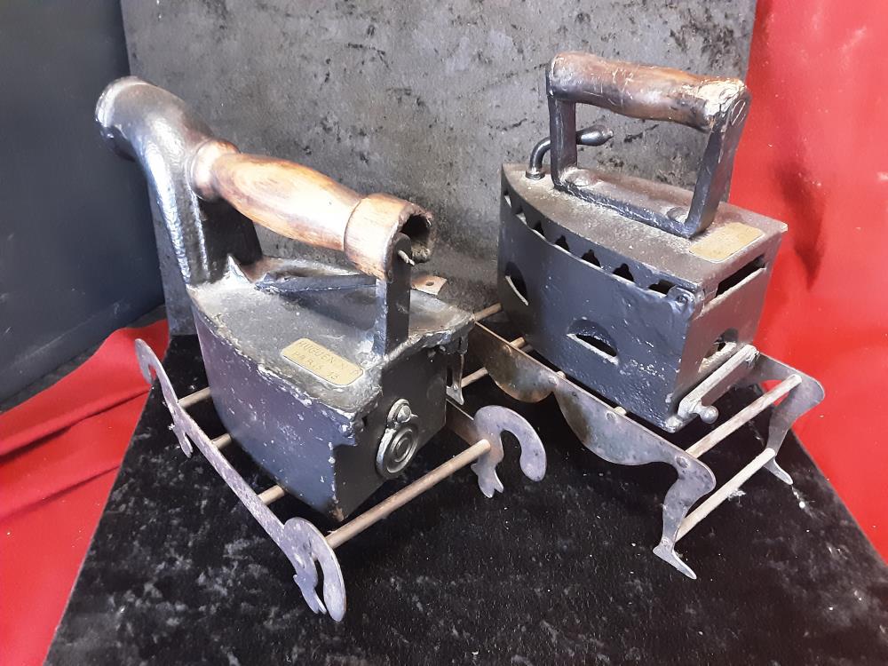FER À BRAISE AVEC SOCLE
