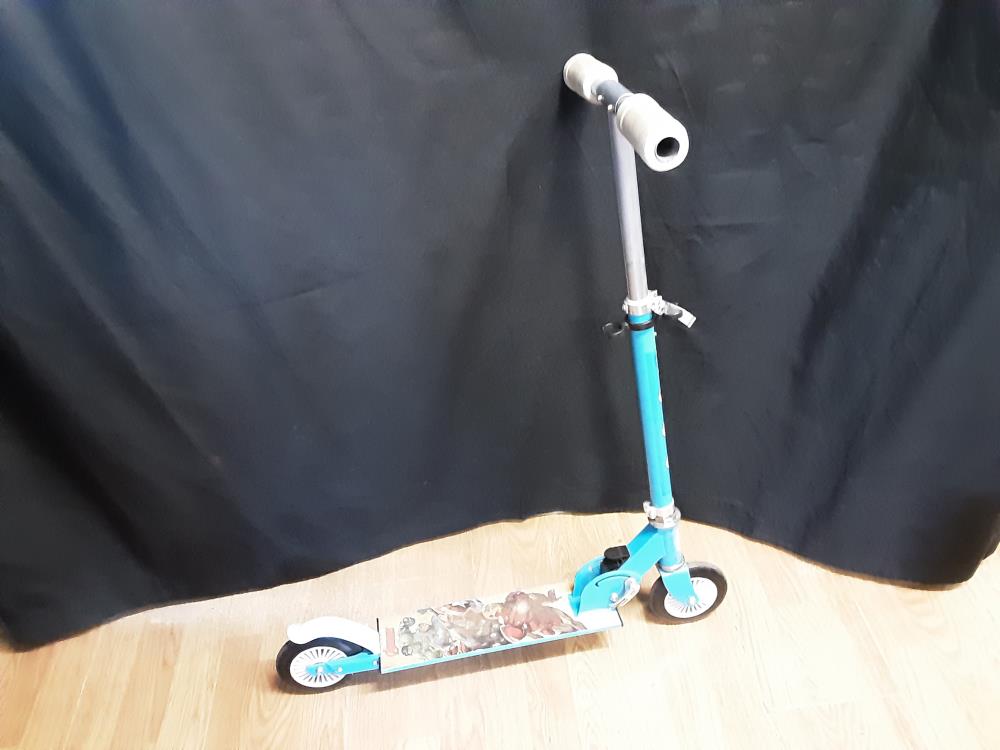 TROTINETTE AVENGERS 