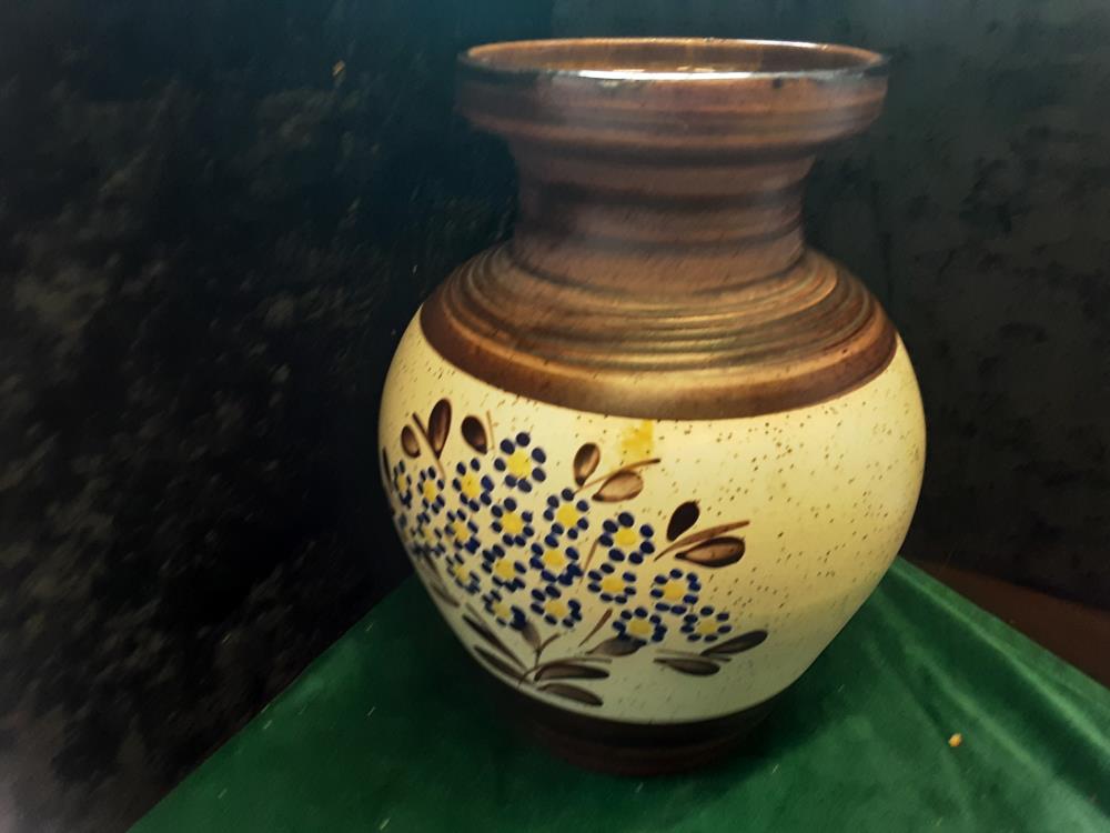 VASE CERAMIQUE BRUN A FLEURS BLEU