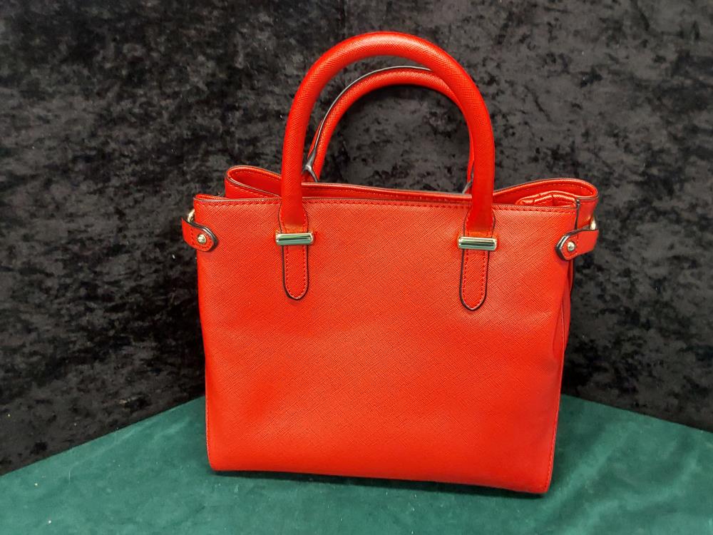 SAC A MAIN NAOMI CAMPBELL SIMILI ROUGE
