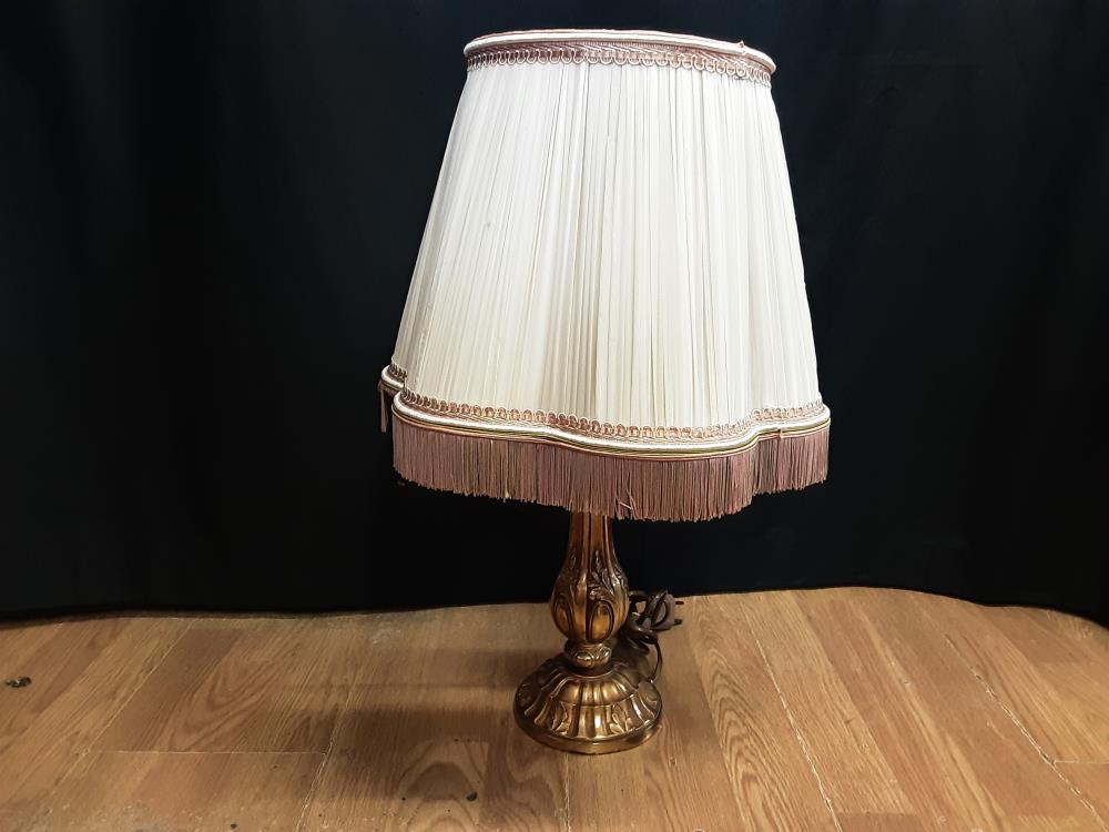 LAMPE BRONZE AVEC ABAT JOUR 