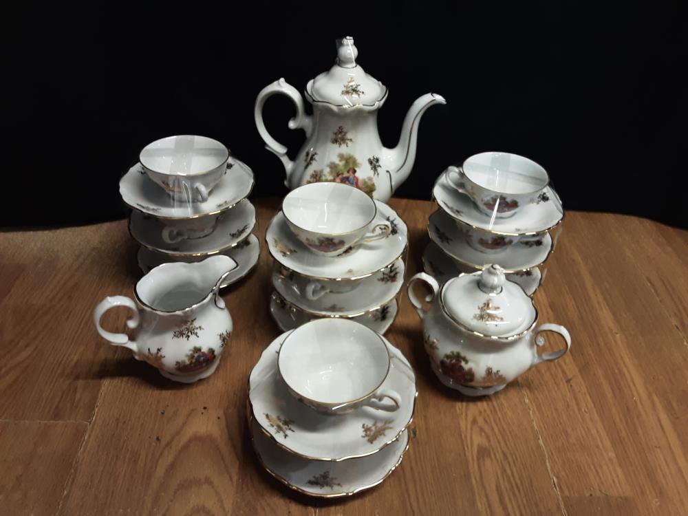 SERVICE A CAFE 10 PERS PORCELAINE MARQUIS
