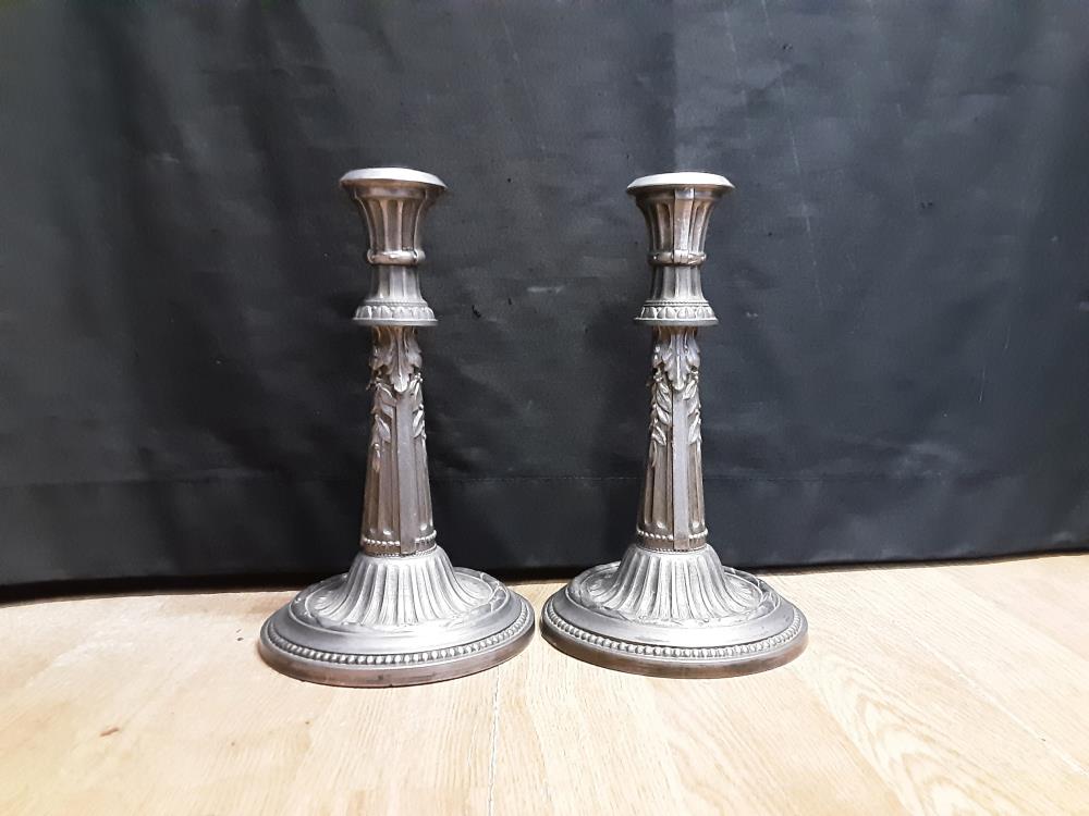 PAIRE BOUGEOIRS METAL 