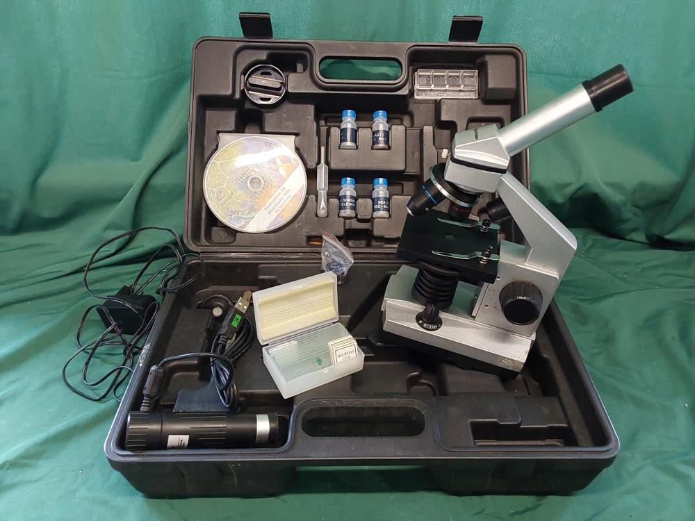 MALETTE MICROSCOPE BRESSER