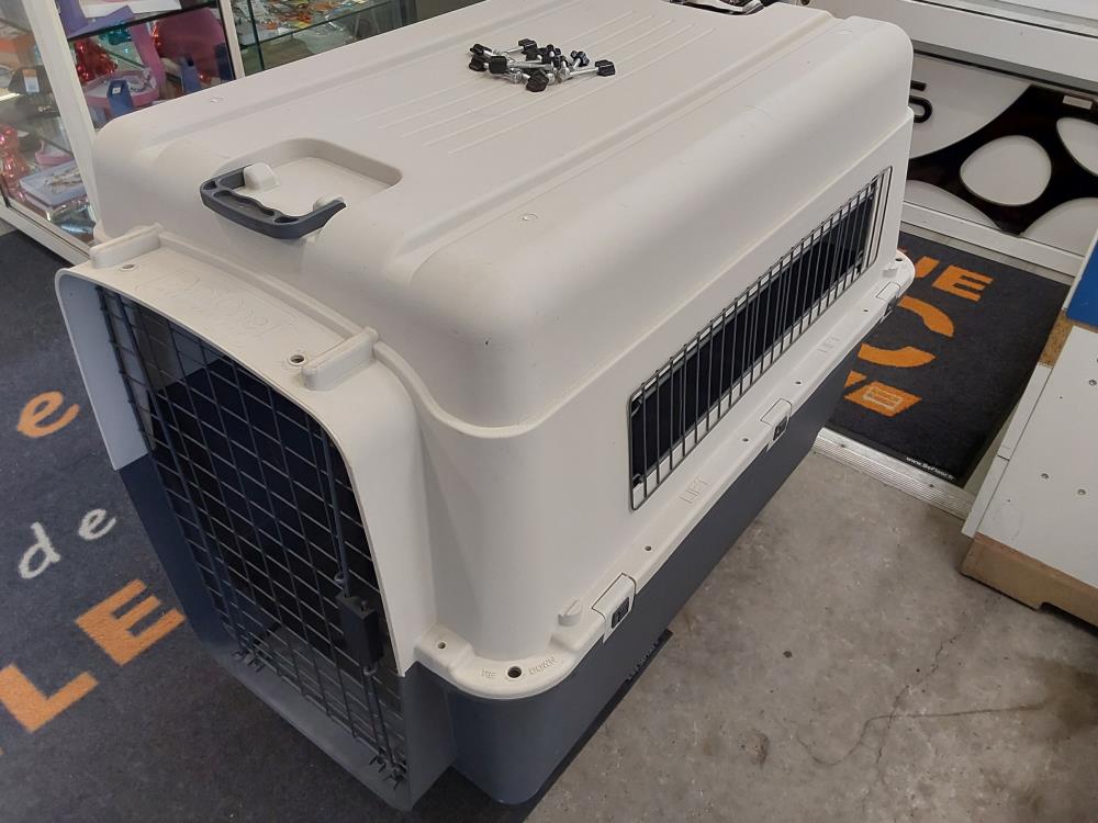 CAGE DE TRANSPORT POUR GRAND CHIEN SUR ROULETTES