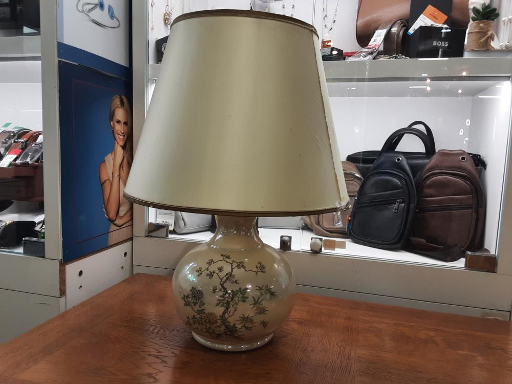 LAMPE DE SALON DECOR FLEURS ASIATIQUES