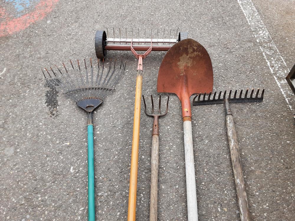 OUTILS DE JARDIN