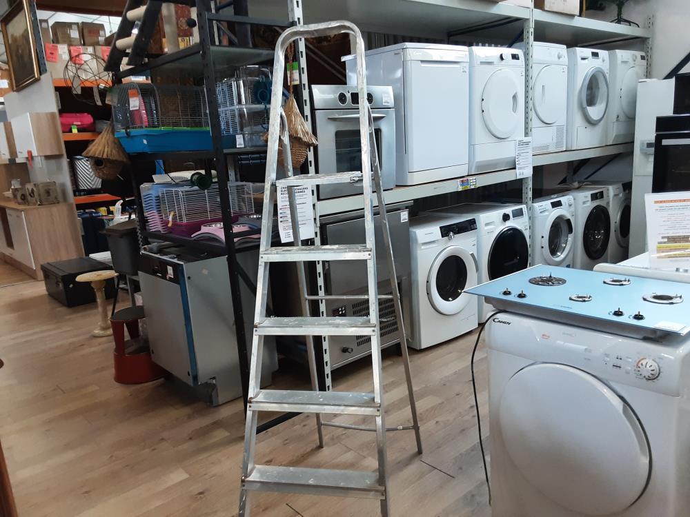 ESCABEAU EN ALU 6 MARCHES