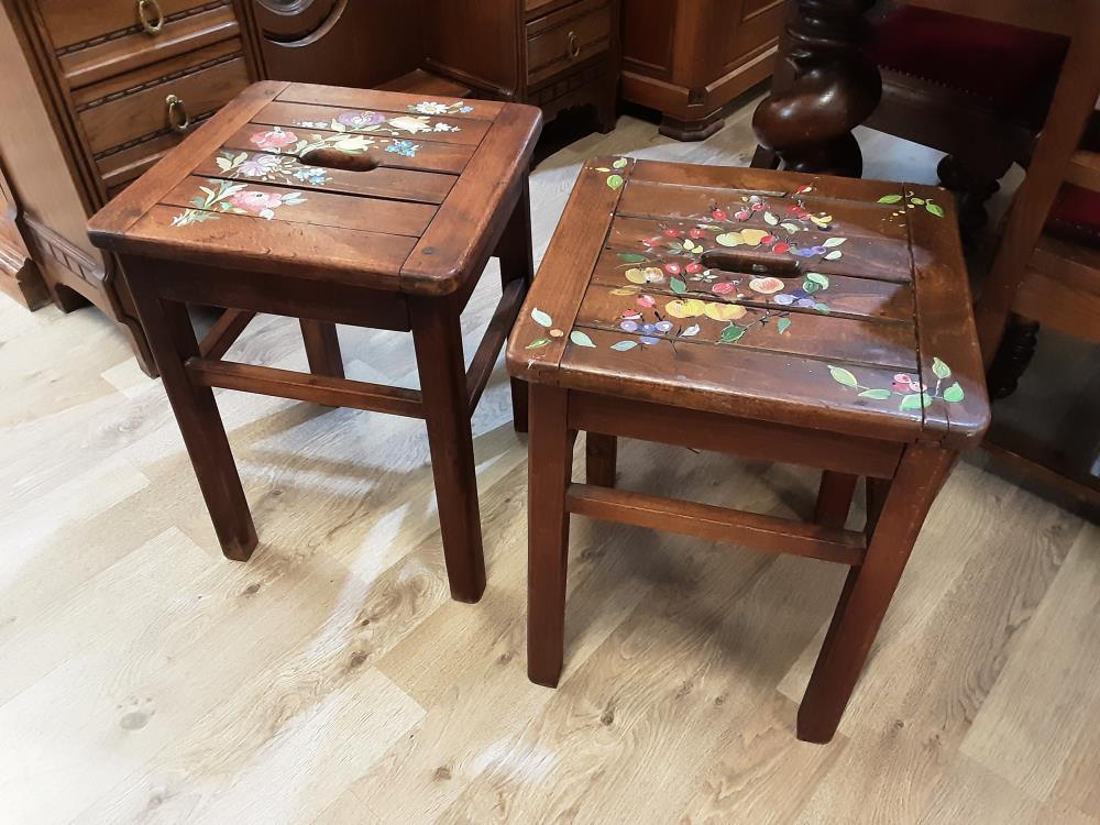 TABOURET BOIS FONCE POLYCHROME 