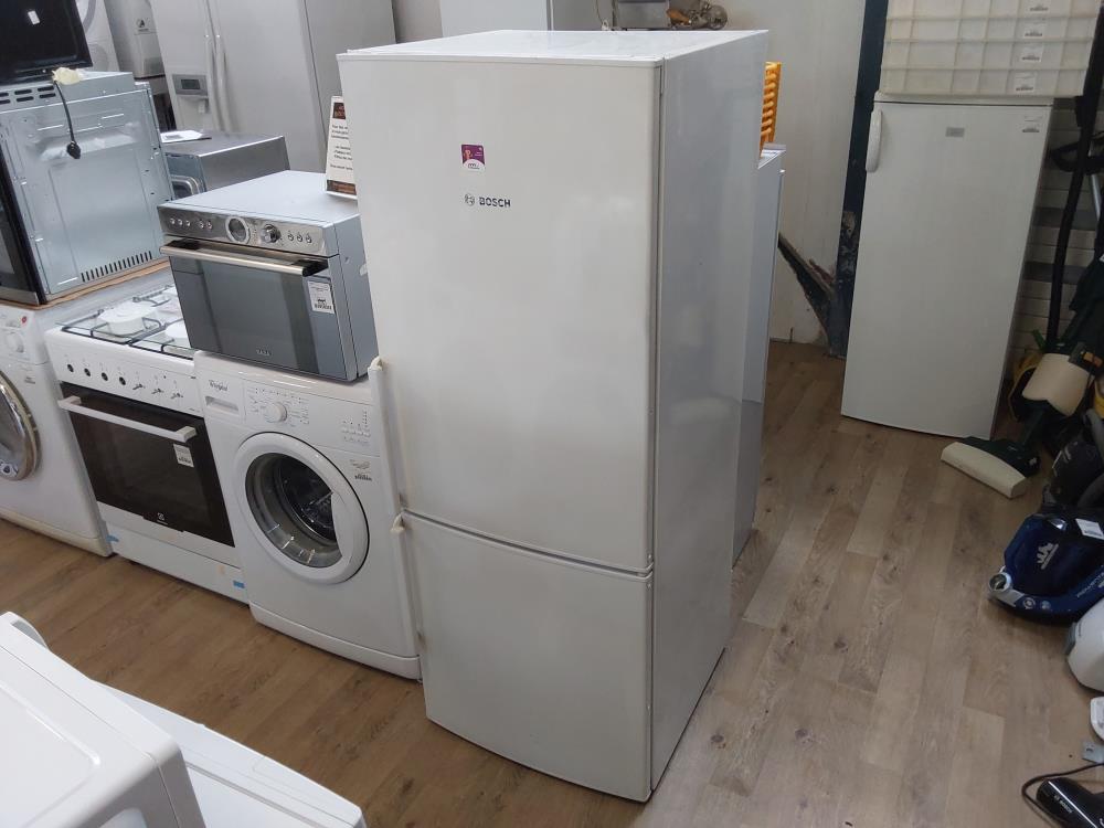 REFREGERATEUR AVEC CONGELATEUR BOSCH 