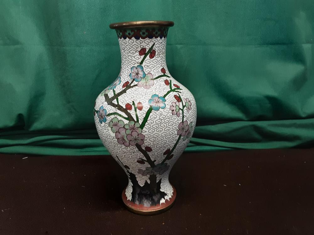 VASE MM ASIATIQUE BLANC CLOISONNÉ
